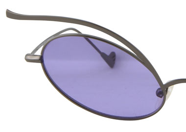 Silver violet thumb