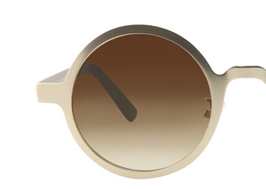 gold F thumb